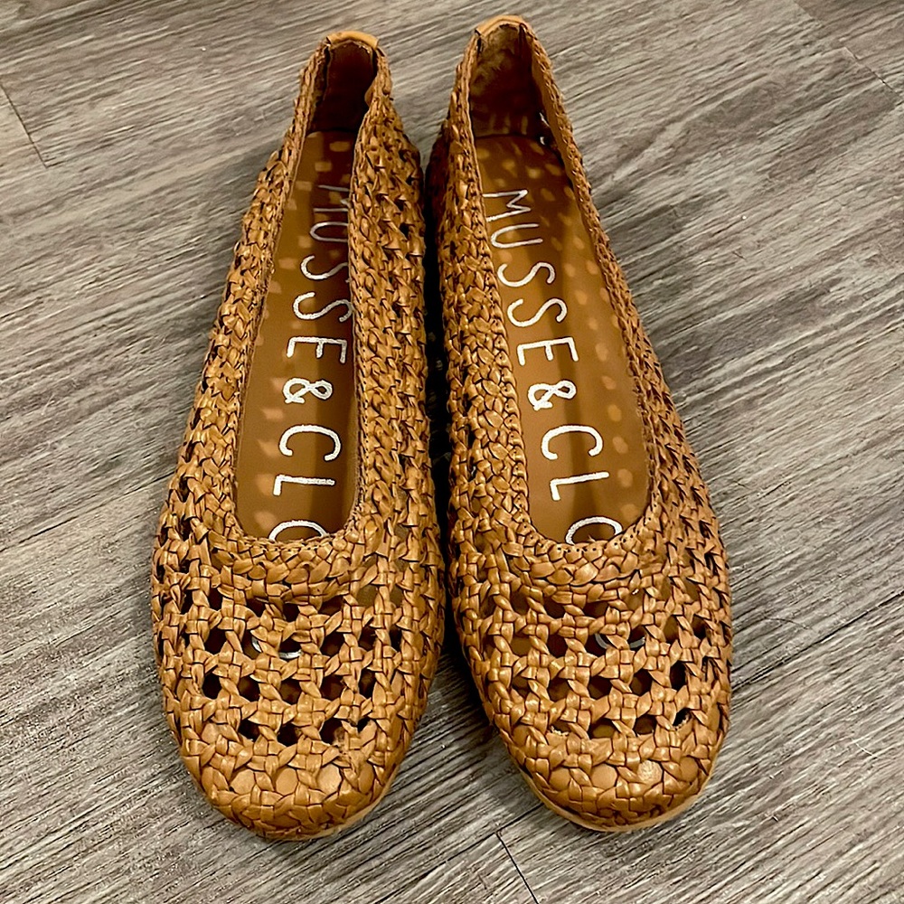 Musse & Cloud Brand New size 39 Women’s Size 8.5 Woven Brown Serpa Sandal Flats